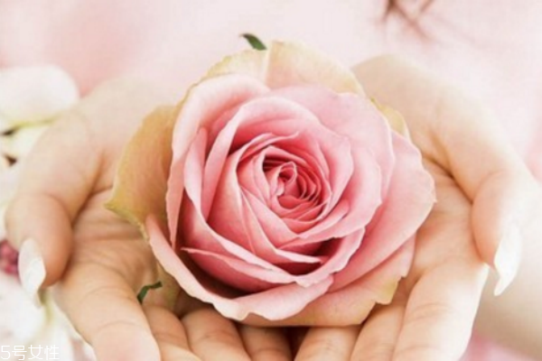 下腹痛、白帶變多，可能是骨盆腔炎