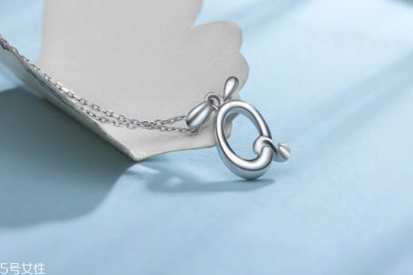 鉑金項鏈會過敏嗎 比較少見 鉑金項鏈會過敏嗎 比較少見