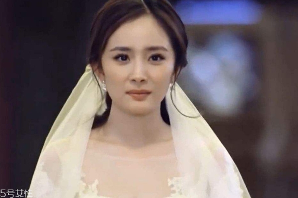 秋天頭發(fā)怎么護(hù)理 3個重點(diǎn)令秀發(fā)告別毛躁