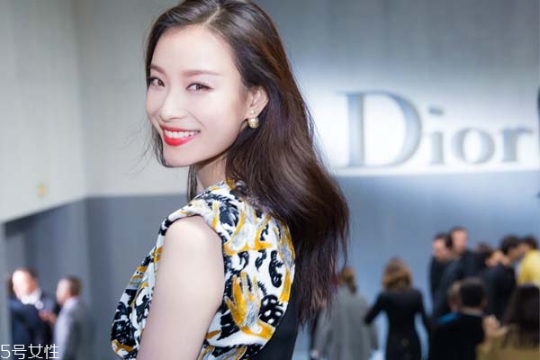 油皮脂肪粒什么原因 2個(gè)方法根治小疙瘩 油皮脂肪粒什么原因 2個(gè)方法根治小疙瘩