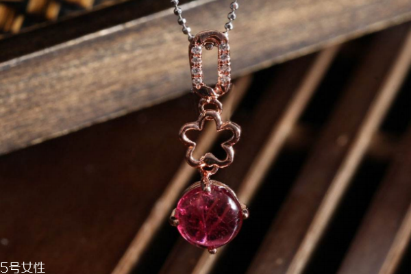 碧璽項(xiàng)鏈的寓意 愛情守護(hù)石