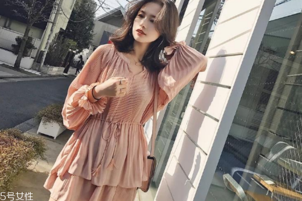 粉色衣服搭配圖片 誰還不是個美少女 粉色衣服搭配圖片 誰還不是個美少女