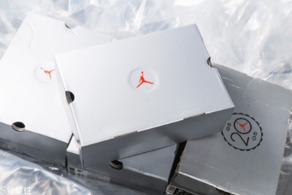 aj13熊貓復(fù)刻2018開箱測(cè)評(píng) 實(shí)物很驚艷 aj13熊貓復(fù)刻2018開箱測(cè)評(píng) 實(shí)物很驚艷