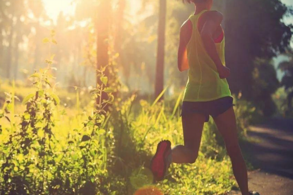 跑步后膝蓋有點(diǎn)疼怎么處理 需要注意的事情 跑步后膝蓋有點(diǎn)疼怎么處理 需要注意的事情