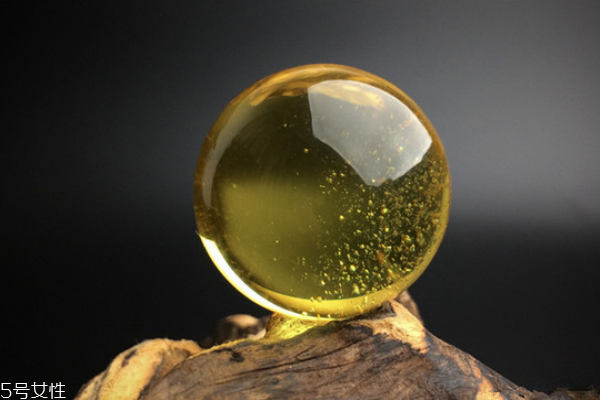 琥珀可以戴著睡覺嗎 有很多好處 琥珀可以戴著睡覺嗎 有很多好處