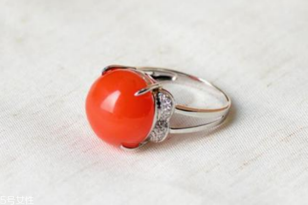 瑪瑙可以和銀一起戴嗎 對兩者都不好 瑪瑙可以和銀一起戴嗎 對兩者都不好