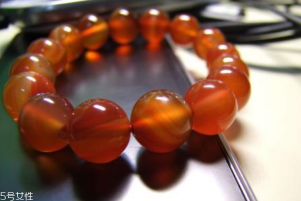 瑪瑙可以和銀一起戴嗎 對兩者都不好 瑪瑙可以和銀一起戴嗎 對兩者都不好