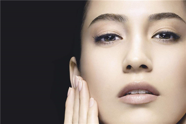 洗完臉多久用護膚品 冬天護膚8大問題 洗完臉多久用護膚品 冬天護膚8大問題