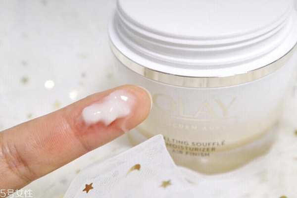 olay氣泡霜能抹眼上嗎 煙酰胺這個(gè)成分比較刺激 olay氣泡霜能抹眼上嗎 煙酰胺這個(gè)成分比較刺激