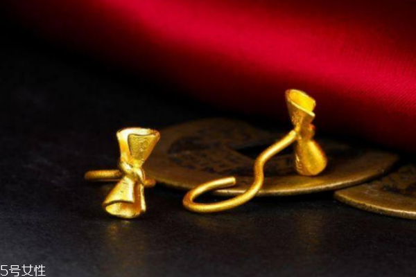 黃金耳釘后面怎么彎圓 當(dāng)心會(huì)折斷 黃金耳釘后面怎么彎圓 當(dāng)心會(huì)折斷