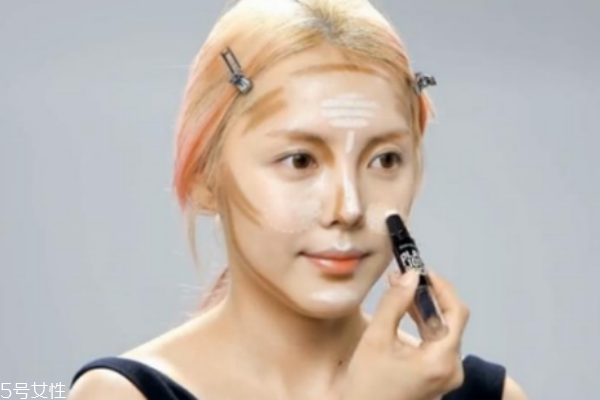 修容棒能當(dāng)臥蠶筆用嗎 使用修容棒的注意事項 修容棒能當(dāng)臥蠶筆用嗎 使用修容棒的注意事項