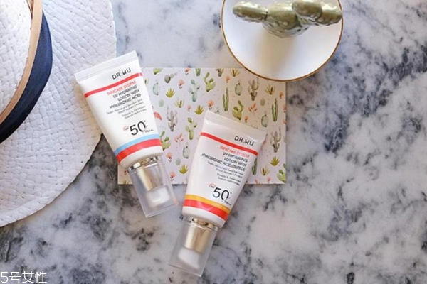 干性皮膚過敏怎么辦 4妙招讓你換季也能穩(wěn)穩(wěn)噠 干性皮膚過敏怎么辦 4妙招讓你換季也能穩(wěn)穩(wěn)噠