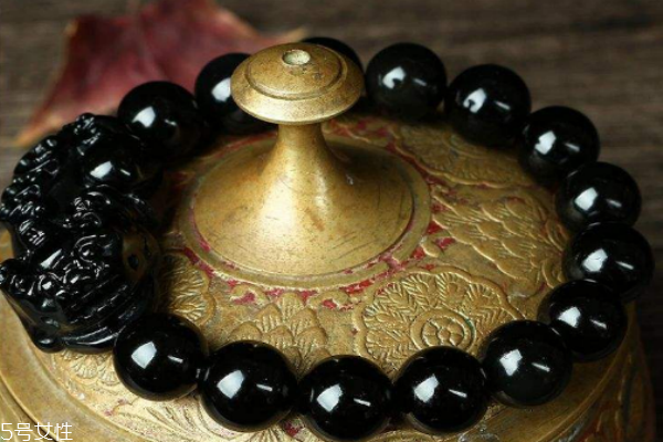 黑曜石貔貅手鏈戴哪只手 注意別戴錯(cuò)了 黑曜石貔貅手鏈戴哪只手 注意別戴錯(cuò)了