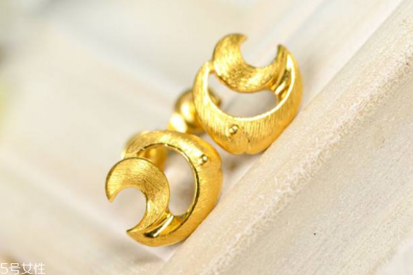 黃金耳釘變形了怎么辦 及時修復