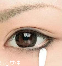 新手怎么畫眼線 手把手教你基礎(chǔ)眼線畫法圖解 新手怎么畫眼線 手把手教你基礎(chǔ)眼線畫法圖解