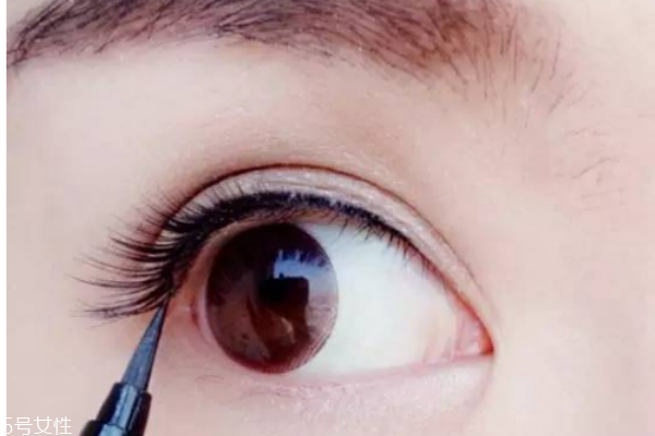 如何簡單化淡妝 最簡單的上班族淡妝畫法 如何簡單化淡妝 最簡單的上班族淡妝畫法