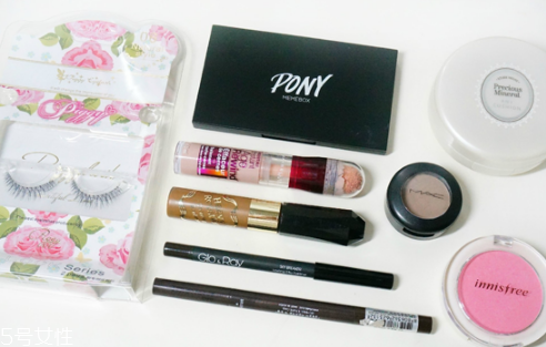 如何簡單化淡妝 最簡單的上班族淡妝畫法 如何簡單化淡妝 最簡單的上班族淡妝畫法