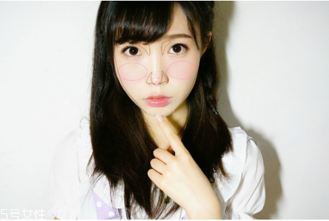 如何簡單化淡妝 最簡單的上班族淡妝畫法 如何簡單化淡妝 最簡單的上班族淡妝畫法