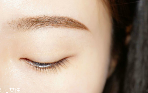 如何簡單化淡妝 最簡單的上班族淡妝畫法 如何簡單化淡妝 最簡單的上班族淡妝畫法