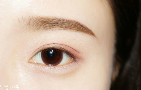 如何簡單化淡妝 最簡單的上班族淡妝畫法 如何簡單化淡妝 最簡單的上班族淡妝畫法