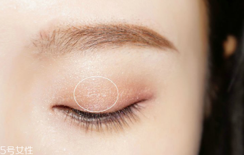 如何簡單化淡妝 最簡單的上班族淡妝畫法 如何簡單化淡妝 最簡單的上班族淡妝畫法