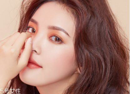 如何簡單化淡妝 最簡單的上班族淡妝畫法 如何簡單化淡妝 最簡單的上班族淡妝畫法
