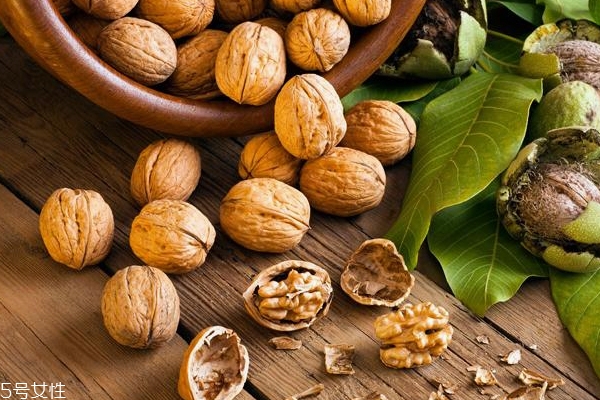 核桃花紋深好嗎 花紋深代表營養(yǎng)和口感差 核桃花紋深好嗎 花紋深代表營養(yǎng)和口感差