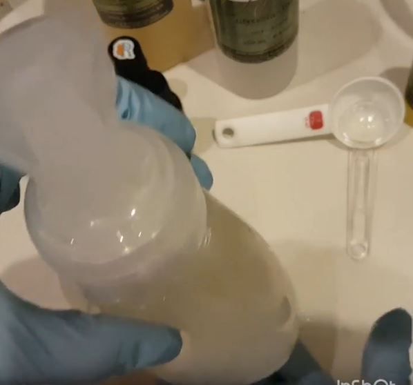 金盞花護(hù)膚品自制教程 3樣diy金盞花護(hù)膚品 金盞花護(hù)膚品自制教程 3樣diy金盞花護(hù)膚品