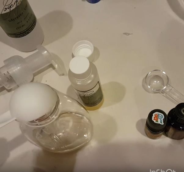 金盞花護(hù)膚品自制教程 3樣diy金盞花護(hù)膚品 金盞花護(hù)膚品自制教程 3樣diy金盞花護(hù)膚品