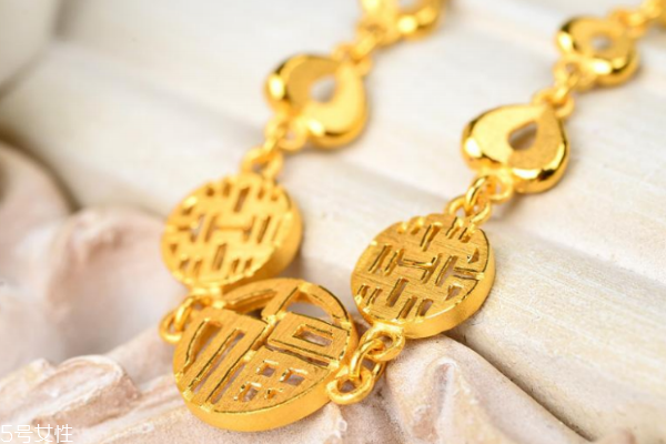 黃金手鏈可以戴右手嗎 沒有嚴格禁忌