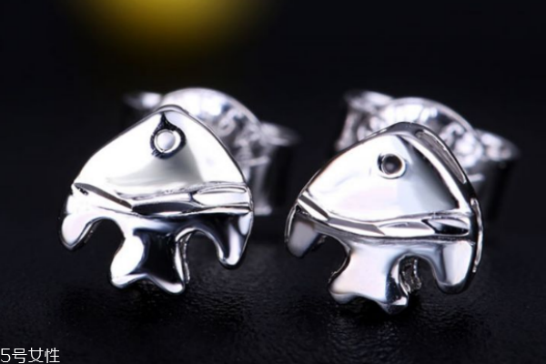 鉑金耳釘什么牌子好 認準大品牌