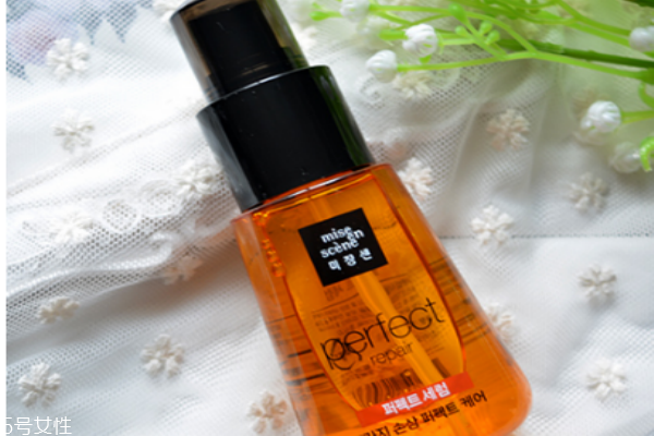 護(hù)發(fā)精油有用嗎 護(hù)發(fā)精油的正確用法 護(hù)發(fā)精油有用嗎 護(hù)發(fā)精油的正確用法