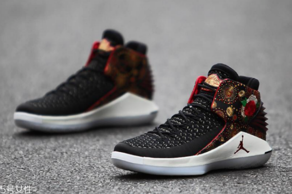 aj32和lbj15腳感對比 體重不同感受不同 aj32和lbj15腳感對比 體重不同感受不同