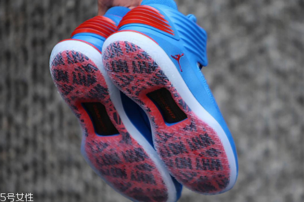 aj32和lbj15腳感對比 體重不同感受不同 aj32和lbj15腳感對比 體重不同感受不同