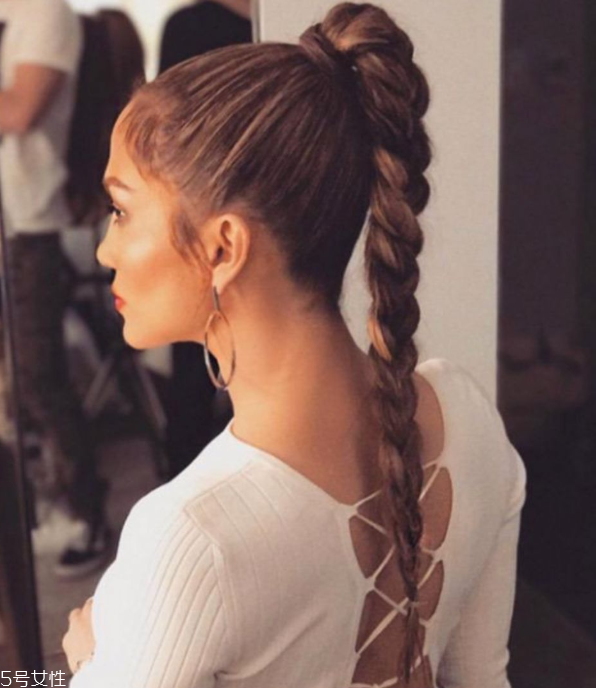 燈籠馬尾怎么拉蓬松 吳謹(jǐn)言教你怎么綁 燈籠馬尾怎么拉蓬松 吳謹(jǐn)言教你怎么綁