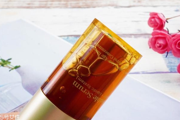 嬌韻詩第8代黃金雙瓶適合什么膚質 干皮救星和油皮親媽