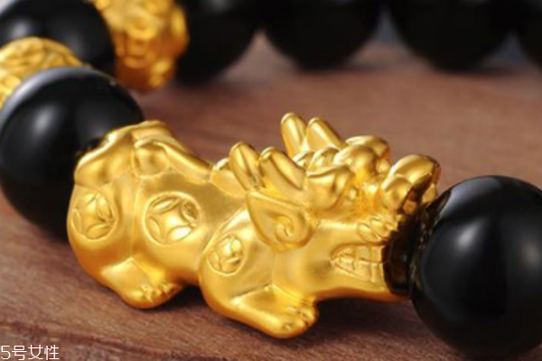 黃金貔貅手鏈的寓意 有這些意思 黃金貔貅手鏈的寓意 有這些意思