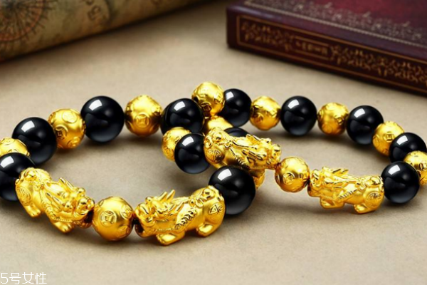 黃金貔貅手鏈的寓意 有這些意思 黃金貔貅手鏈的寓意 有這些意思