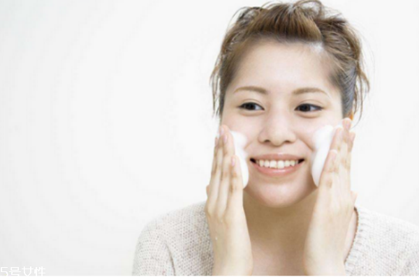 哪個品牌美白淡斑好 淡斑美白護(hù)膚產(chǎn)品推薦