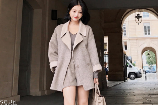 今年冬天流行什么大衣 分分鐘穿出氣質 今年冬天流行什么大衣 分分鐘穿出氣質