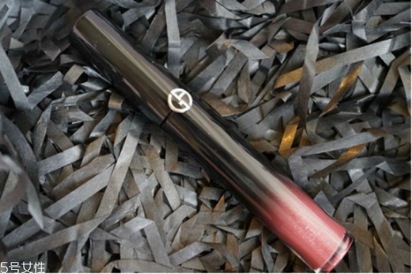 阿瑪尼黑管400唇釉什么顏色 阿瑪尼黑管400試色 阿瑪尼黑管400唇釉什么顏色 阿瑪尼黑管400試色