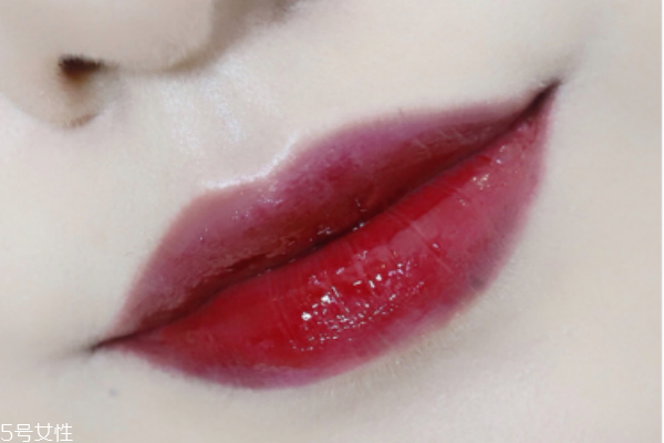 阿瑪尼黑管400唇釉什么顏色 阿瑪尼黑管400試色 阿瑪尼黑管400唇釉什么顏色 阿瑪尼黑管400試色