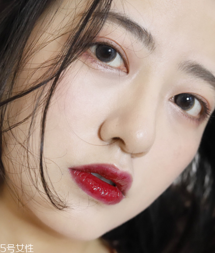 阿瑪尼黑管400唇釉什么顏色 阿瑪尼黑管400試色 阿瑪尼黑管400唇釉什么顏色 阿瑪尼黑管400試色