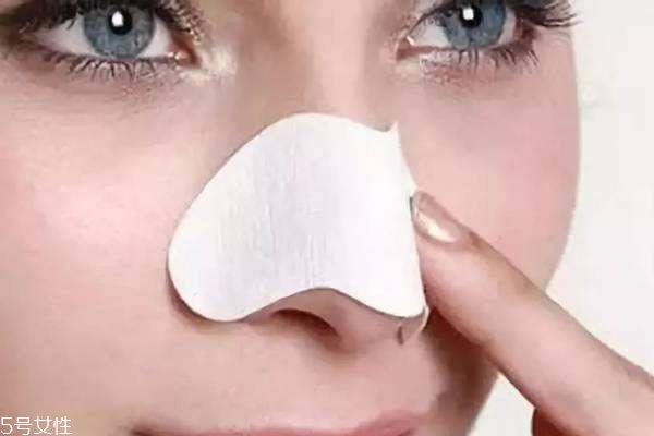 鼻頭冒痘是反應(yīng)哪里的問(wèn)題 消化系統(tǒng)異常 鼻頭冒痘是反應(yīng)哪里的問(wèn)題 消化系統(tǒng)異常