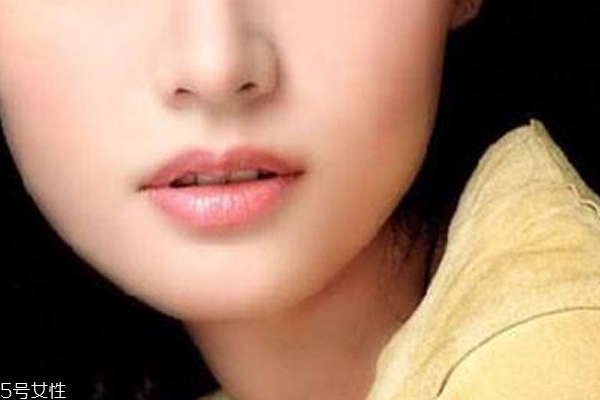 鼻頭冒痘是反應(yīng)哪里的問(wèn)題 消化系統(tǒng)異常 鼻頭冒痘是反應(yīng)哪里的問(wèn)題 消化系統(tǒng)異常