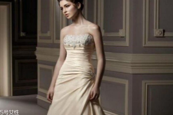 晚禮服配什么內(nèi)衣 這些款式都很好看 晚禮服配什么內(nèi)衣 這些款式都很好看