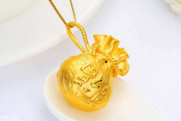 黃金福袋吊墜的寓意 帶來(lái)好兆頭
