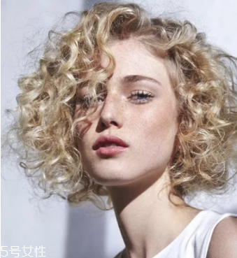 什么是嬉皮士卷發(fā) 嬉皮士卷發(fā)型圖片 什么是嬉皮士卷發(fā) 嬉皮士卷發(fā)型圖片