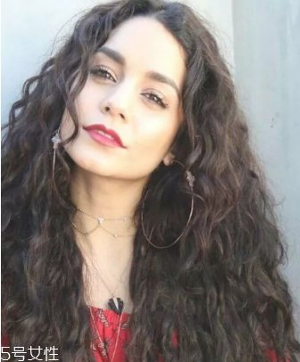 什么是嬉皮士卷發(fā) 嬉皮士卷發(fā)型圖片 什么是嬉皮士卷發(fā) 嬉皮士卷發(fā)型圖片