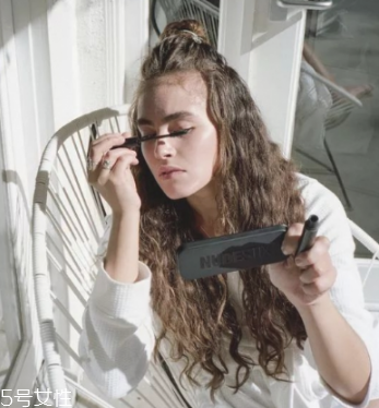 什么是嬉皮士卷發(fā) 嬉皮士卷發(fā)型圖片 什么是嬉皮士卷發(fā) 嬉皮士卷發(fā)型圖片